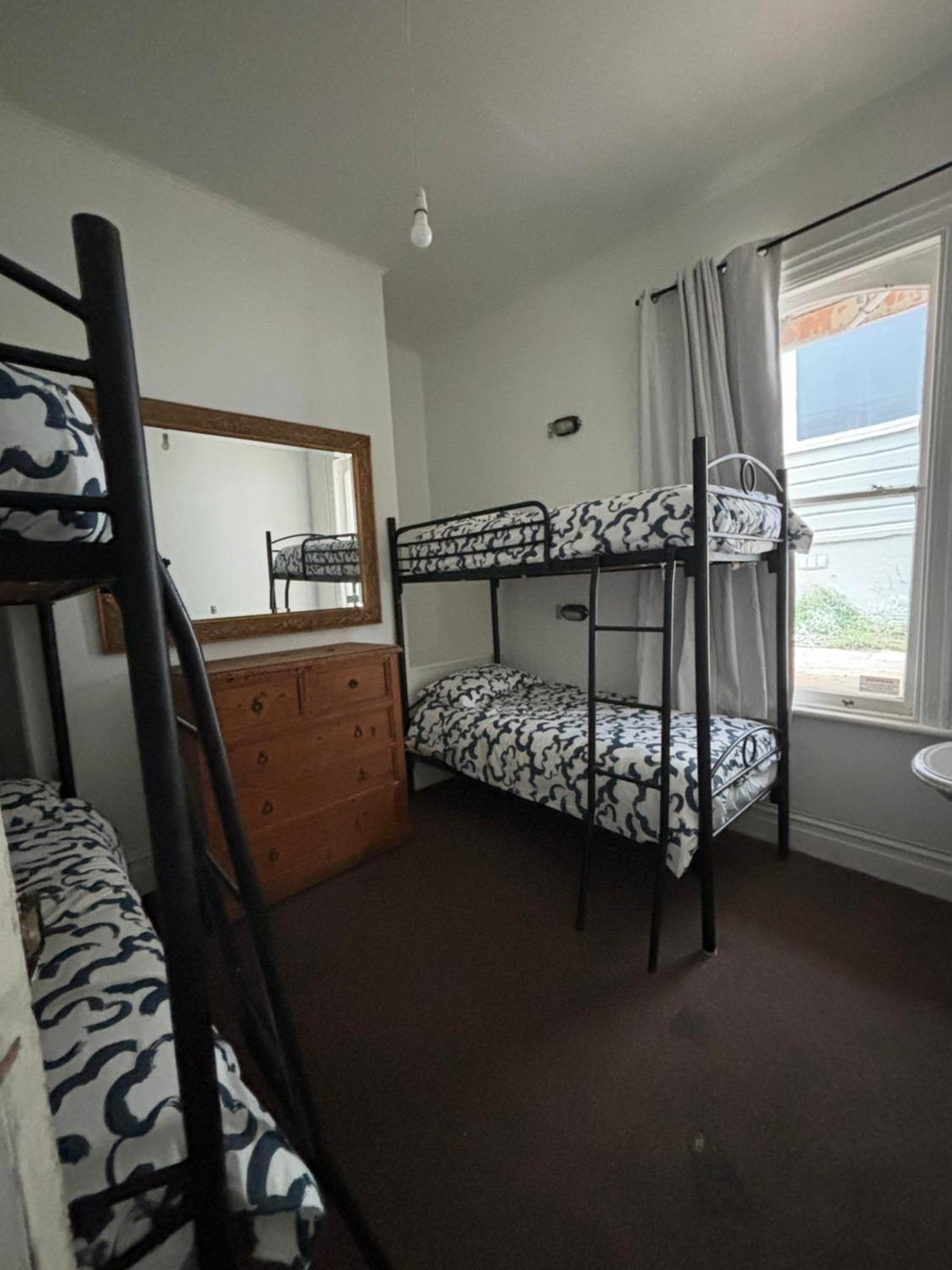 A Pousada Worldwide Backpackers Wellington Exterior foto